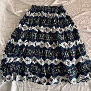 Vintage Southwestern Patterned Peasant Skirt in Navy and White size Petite M